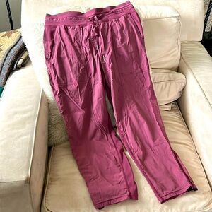 Lululemon cropped pants 8